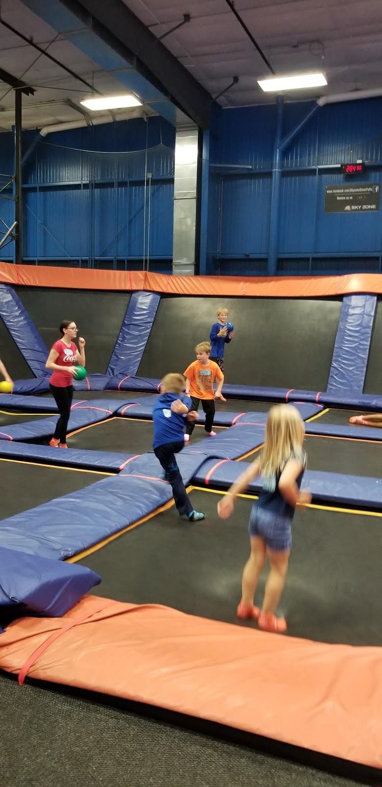 Sky Zone Trampoline Park In Sioux Falls South Dakota Travelyy